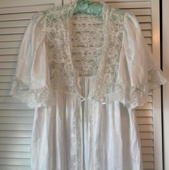 VINTAGE Julie Of Slumbertog White Duster Slip Cardigan Lingerie Lace Detail - Picture 2 of 3